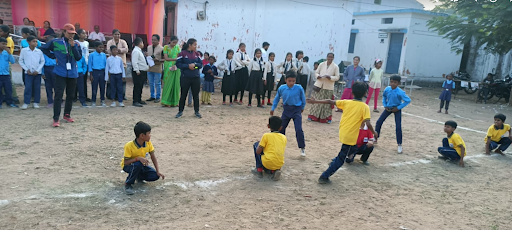 Students playing kho-kho