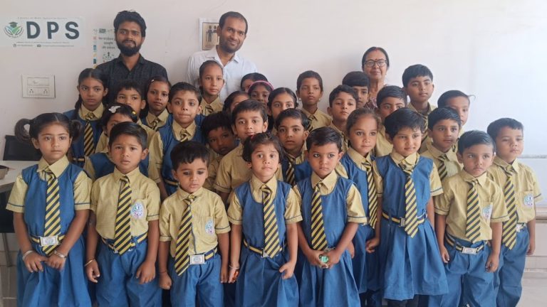 Arif Aneek Reena With DPS Students+
