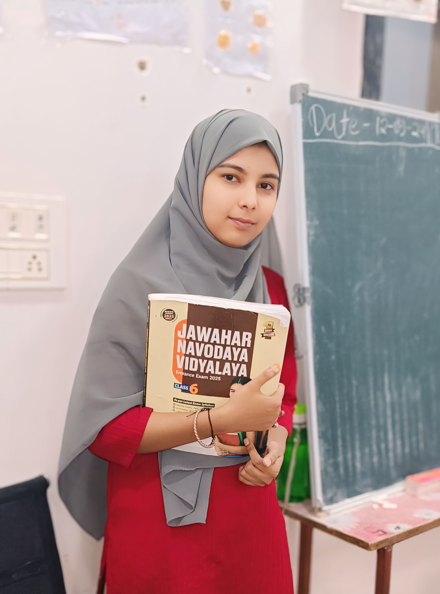 Shahina Mam Holmding Book